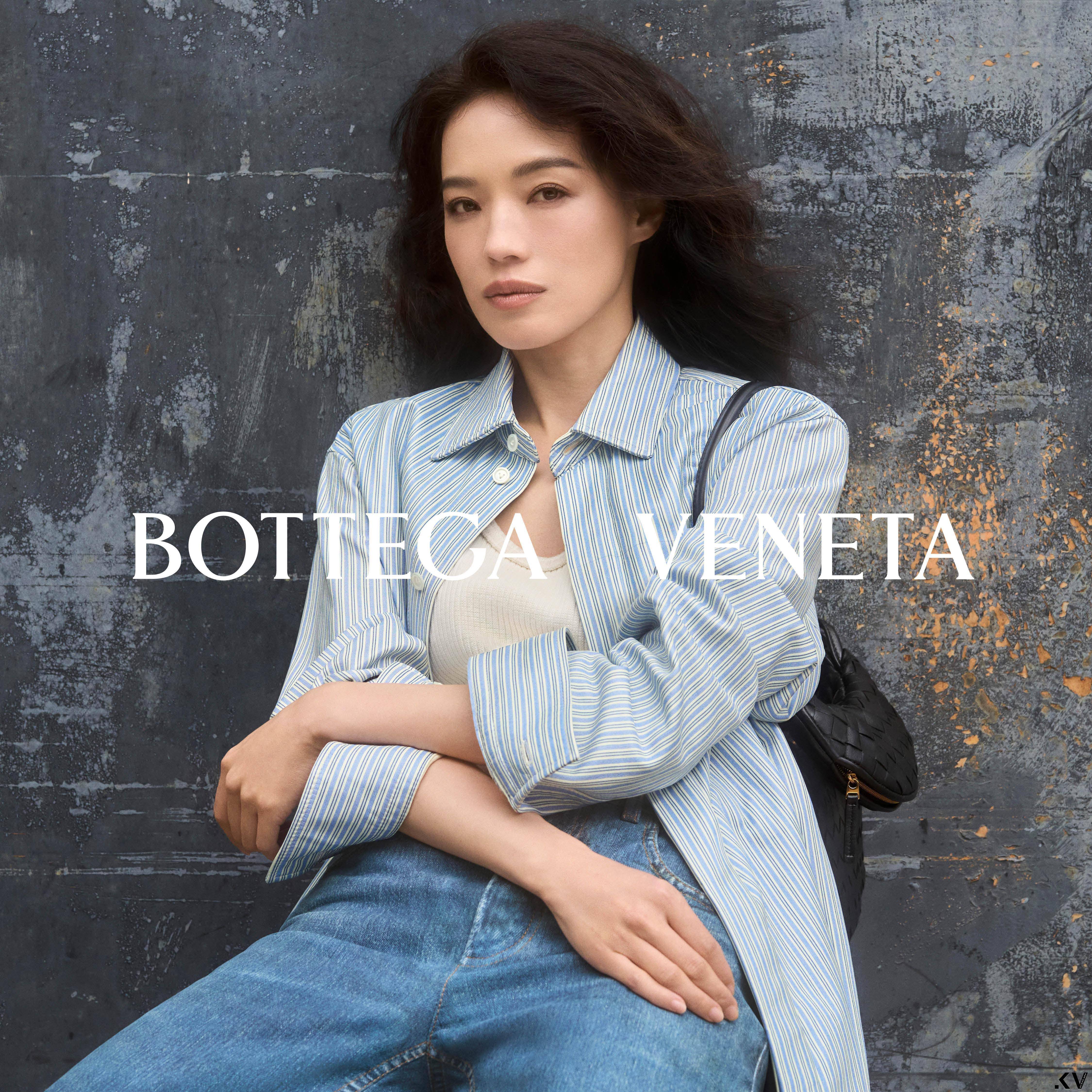 继RM后舒淇成为BOTTEGA VENETA品牌大使！带货最新“半月包”高级感破表 名人名流 图4张